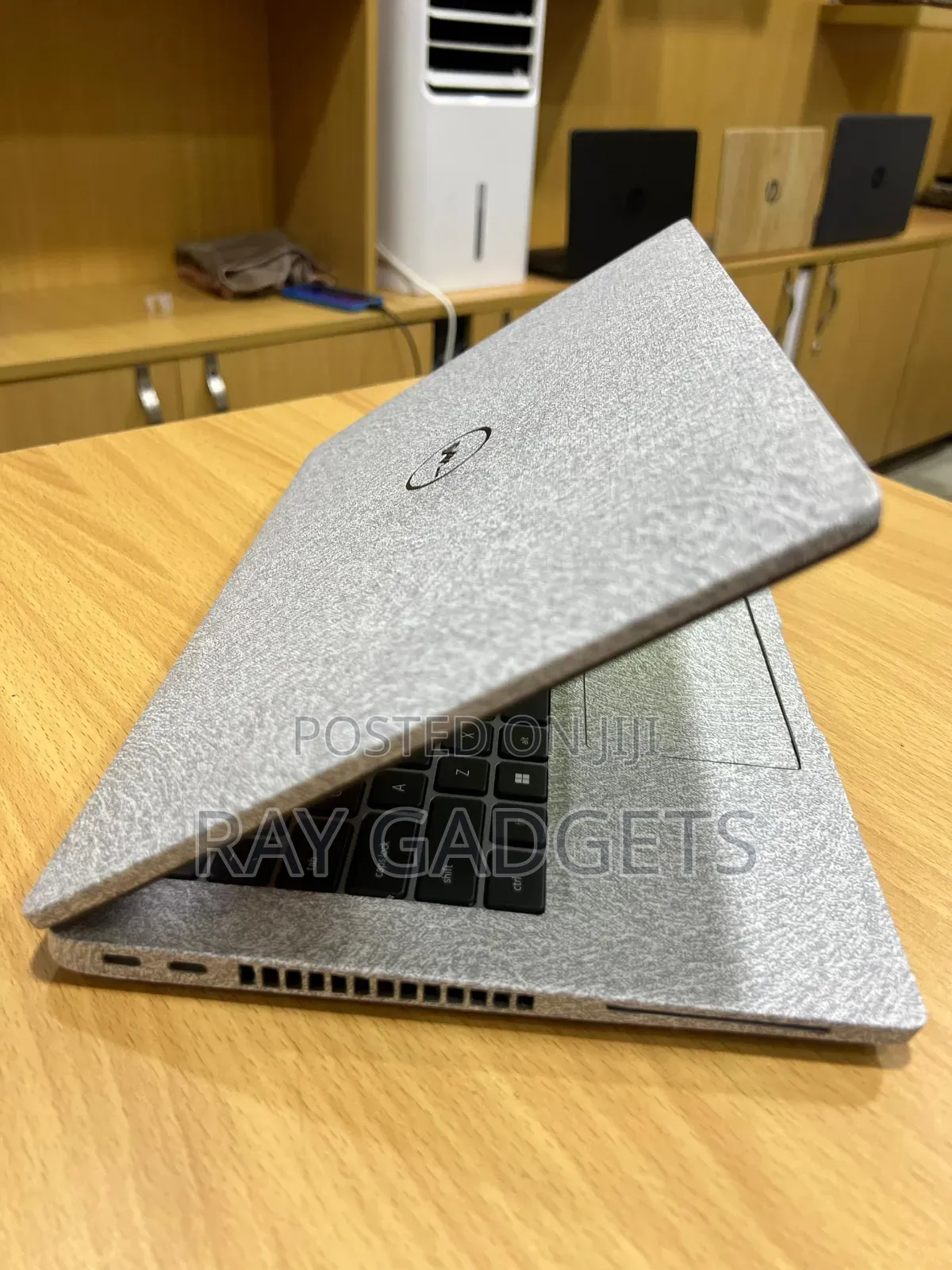 New Laptop Dell Latitude 7400 16GB Intel Core i7 SSD 512GB