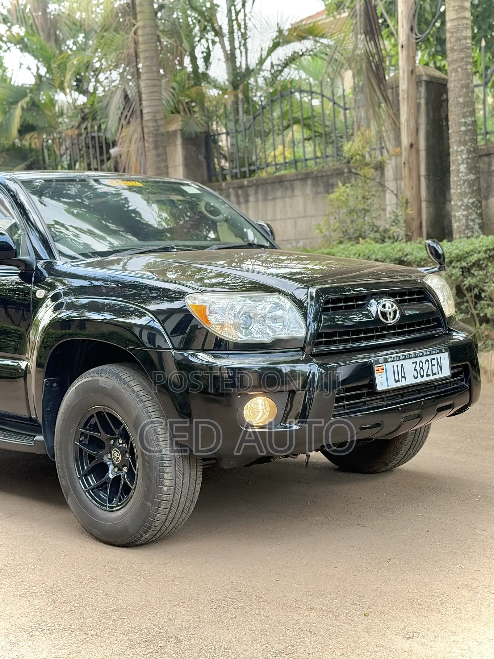 Toyota Hilux Surf 2009 Black