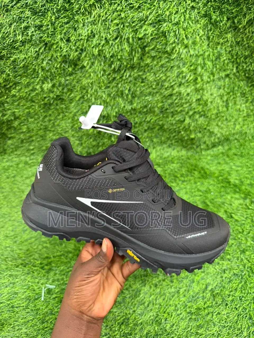 Columbia Hiking Shoes Gore-Tex Waterproofing Durable Vibram Outsole.