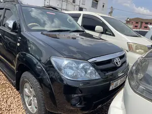 Toyota Fortuner 2013 Black