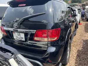 Toyota Fortuner 2013 Black