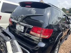 Toyota Fortuner 2013 Black
