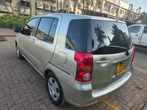 Toyota Raum 1.5 AWD 2006 Silver