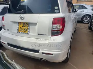 Toyota IST 2009 White