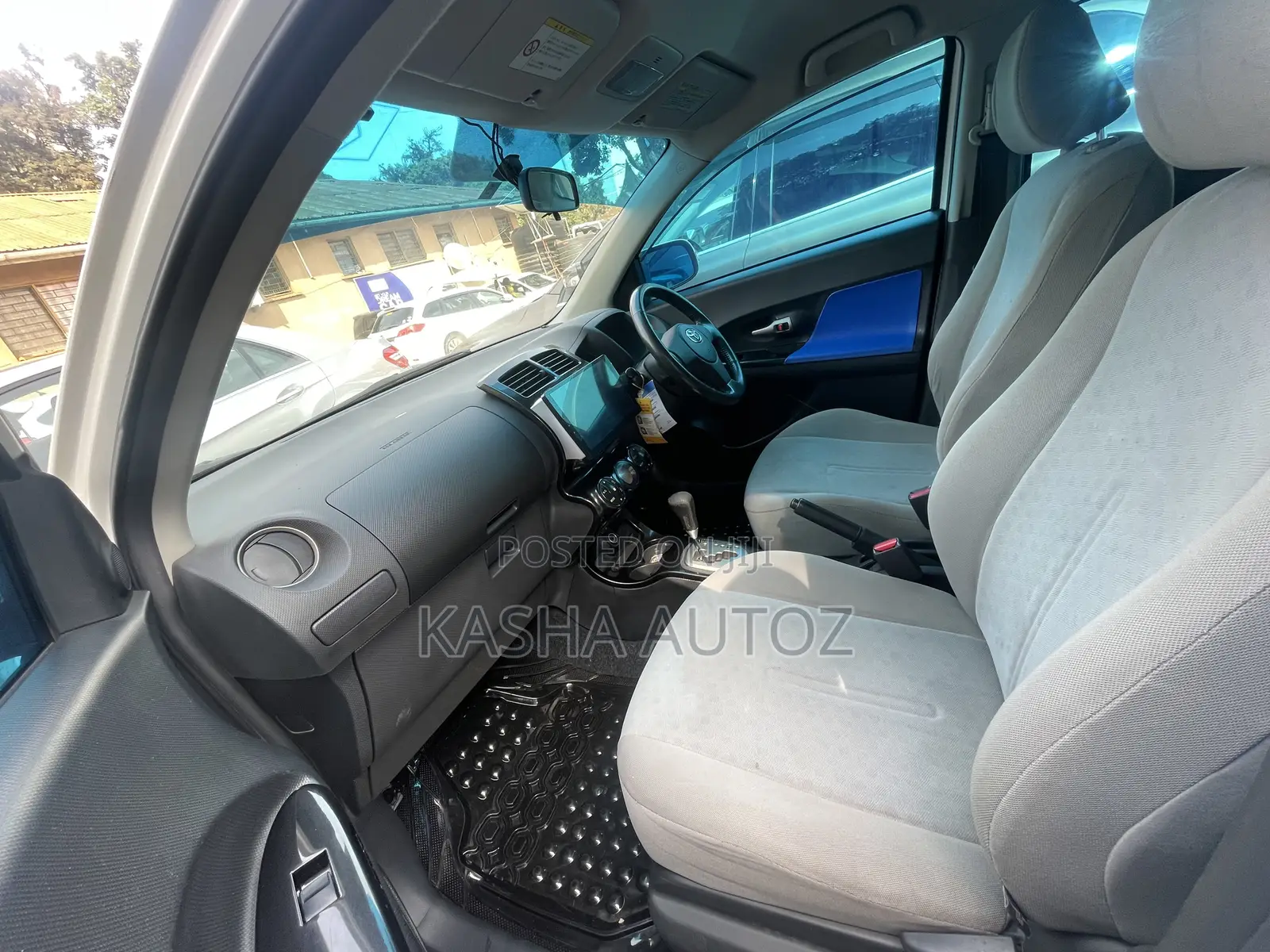 Toyota IST 2009 White