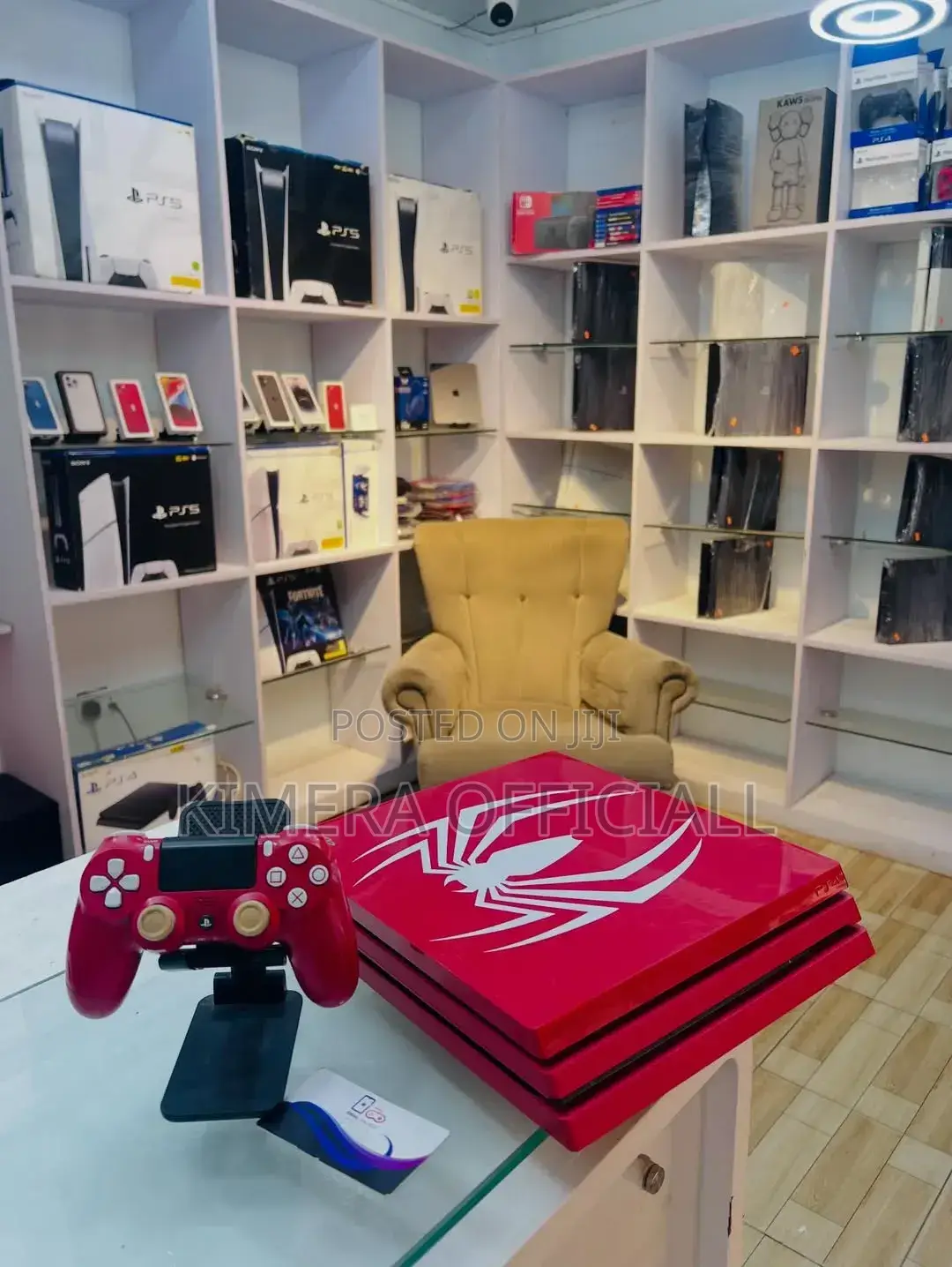 Limited Ps4 Pro Spider-Man Chipped Console + 35 Games 2 Pads