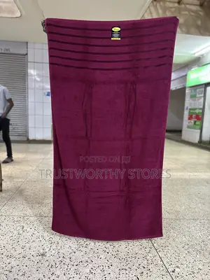 90x165cm Maroon Towel