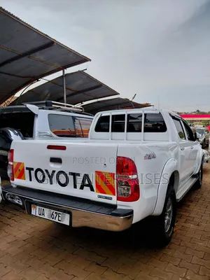 Toyota Hilux 2013 White