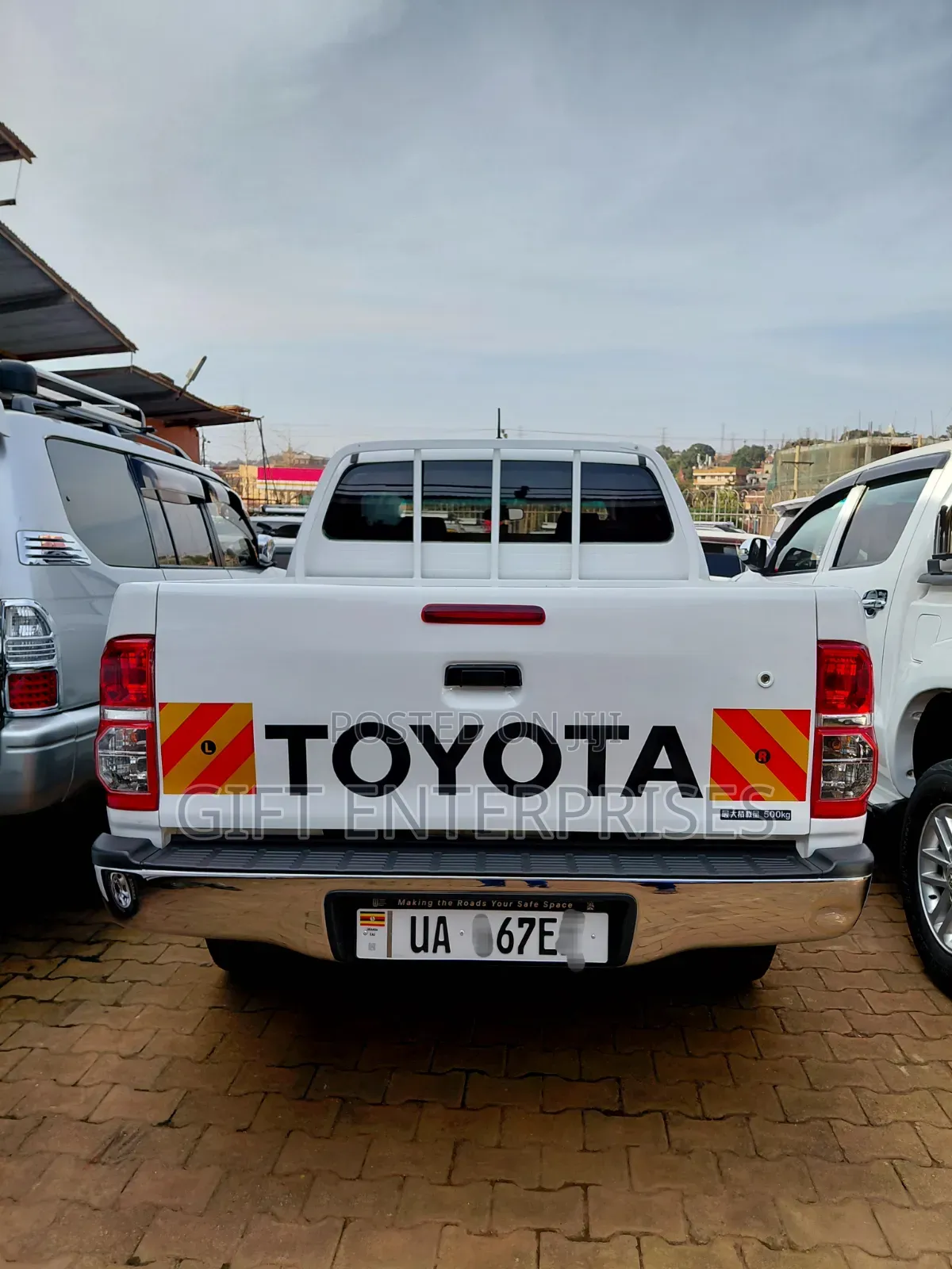 Toyota Hilux 2013 White