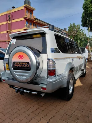 Toyota Land Cruiser Prado 2001 White