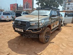 Toyota Hilux 2020 Green