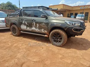 Toyota Hilux 2020 Green