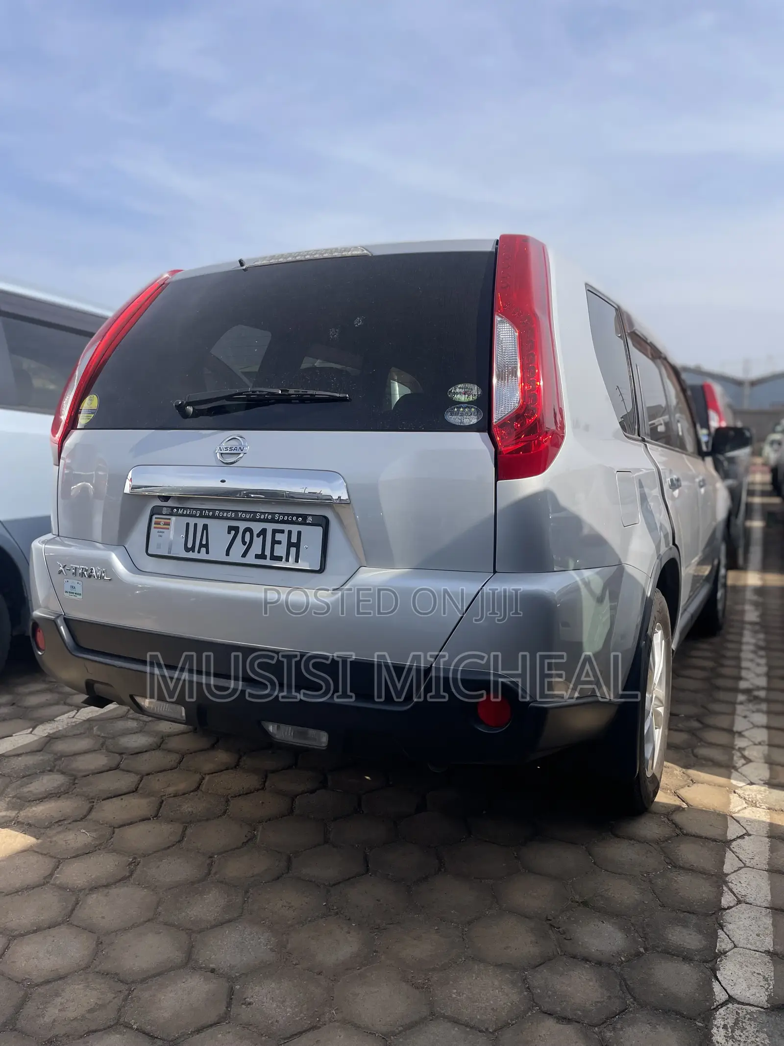Nissan X-Trail 2.0 Petrol XE 2012 Silver