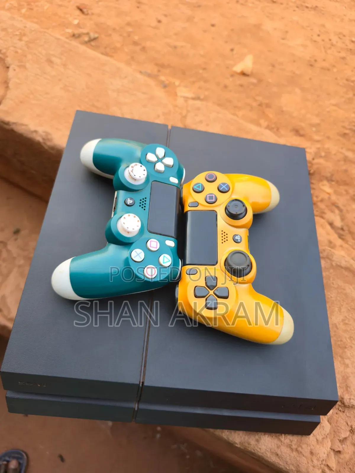 Ps4 Chipped 12 Games 2 Original Controllers. 1tb Storage
