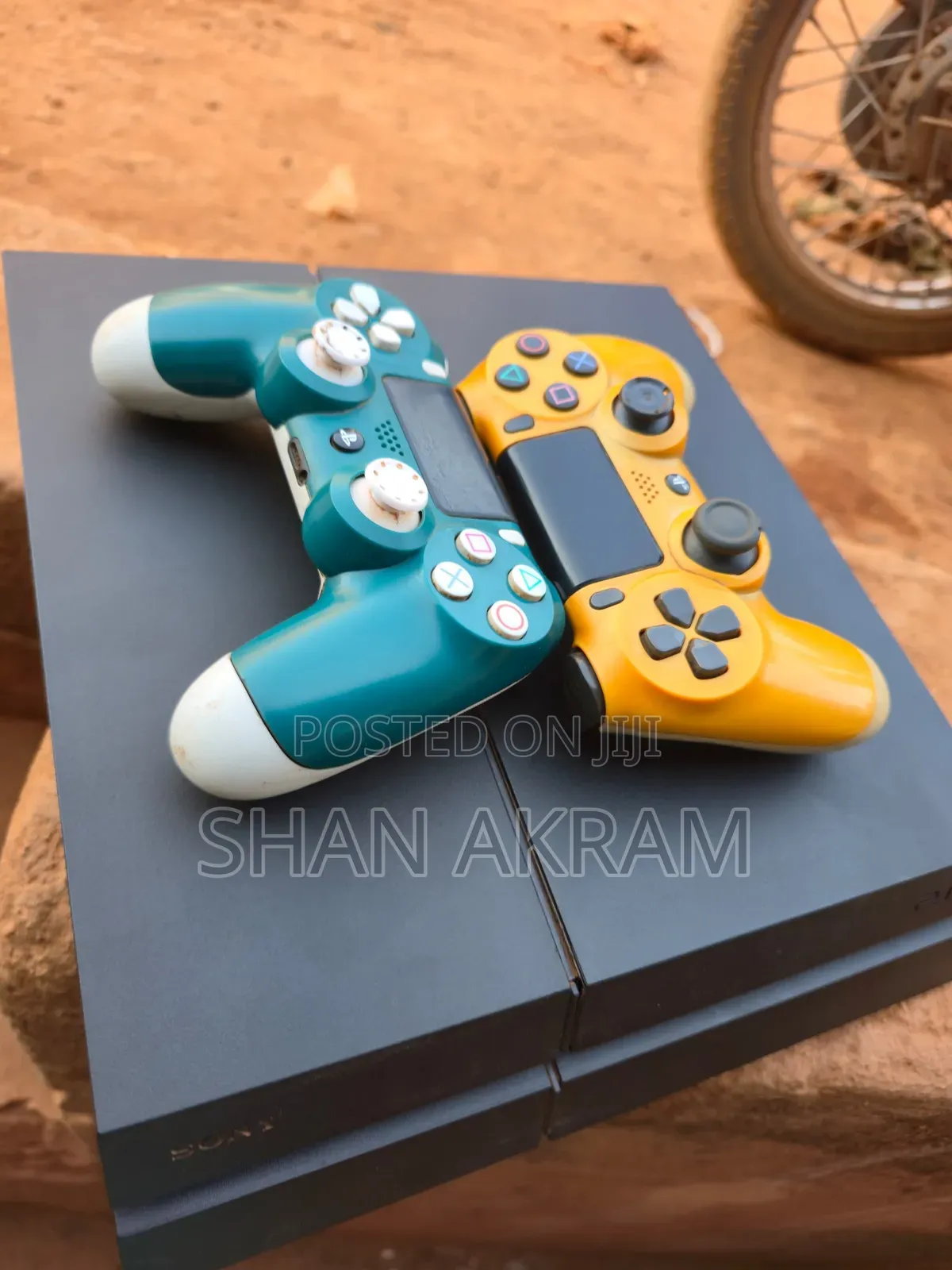Ps4 Chipped 12 Games 2 Original Controllers. 1tb Storage
