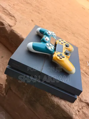 Ps4 Chipped 12 Games 2 Original Controllers. 1tb Storage