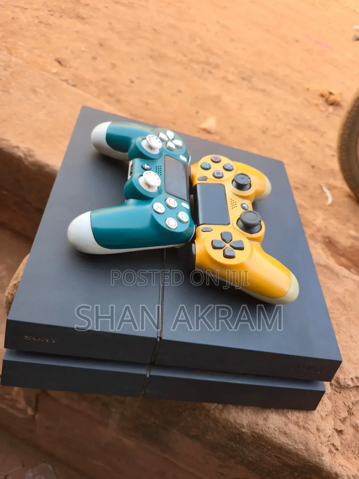 Ps4 Chipped 12 Games 2 Original Controllers. 1tb Storage
