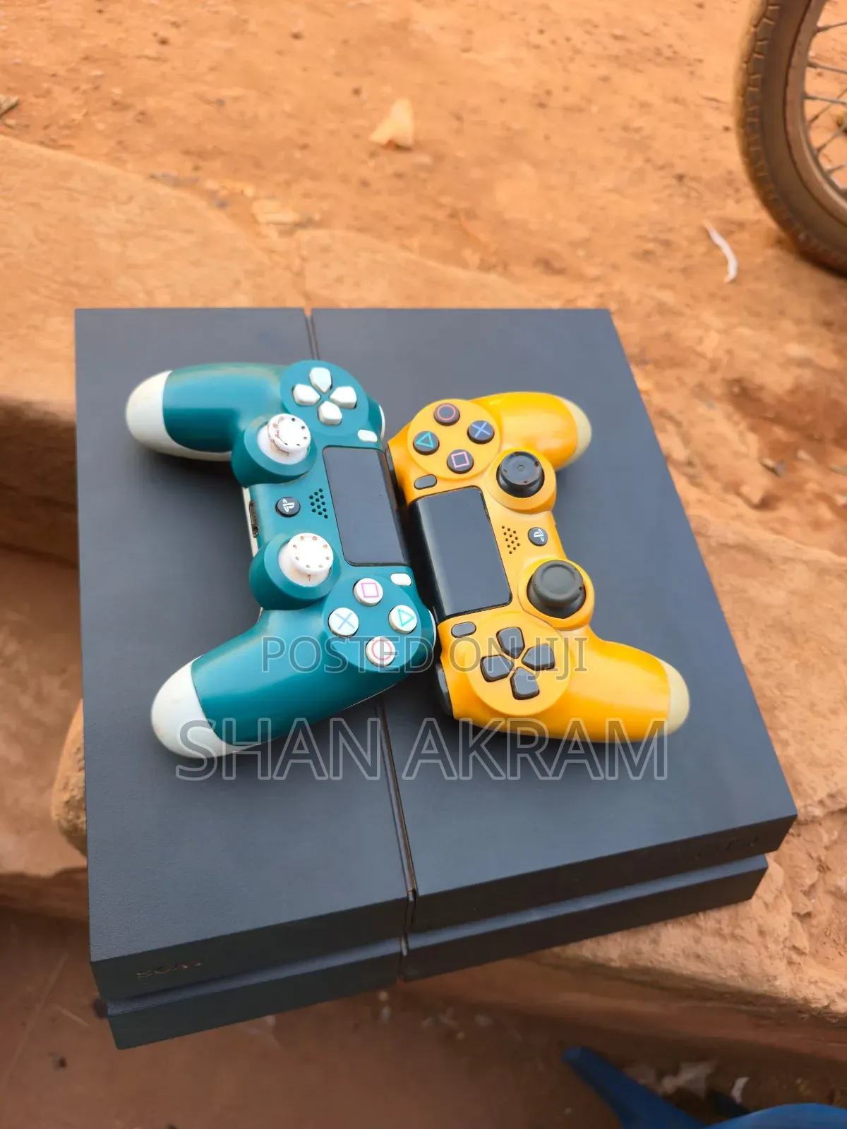 Ps4 Chipped 12 Games 2 Original Controllers. 1tb Storage