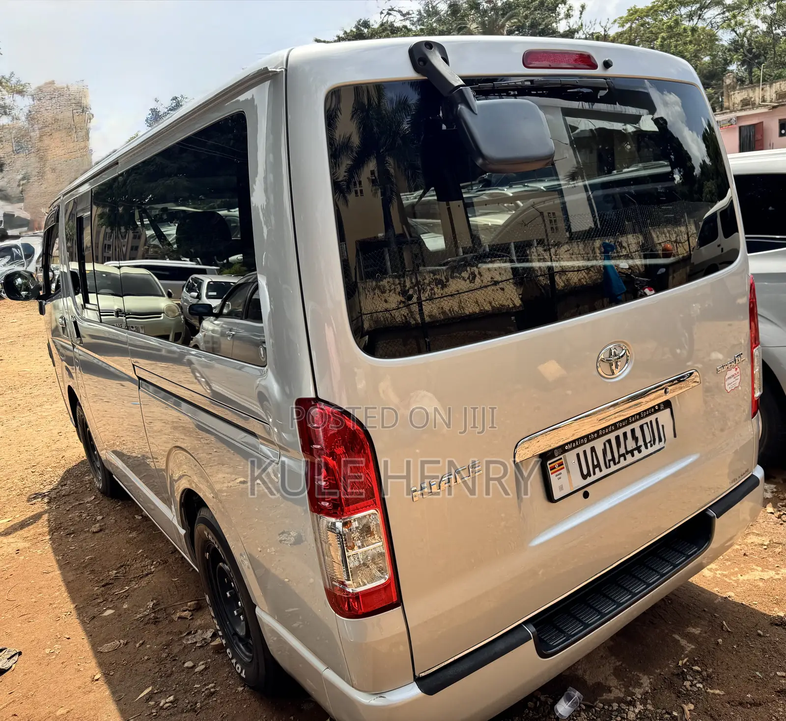 Toyota HiAce 2012 Silver