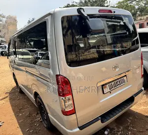 Toyota HiAce 2012 Silver