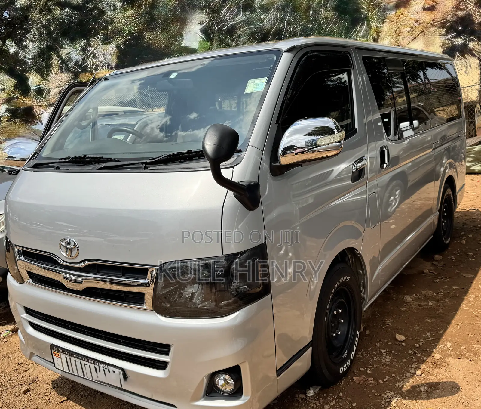 Toyota HiAce 2012 Silver