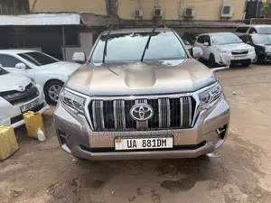 Toyota Land Cruiser Prado 2017 Gray