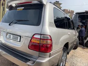 Toyota Land Cruiser 2005 Silver