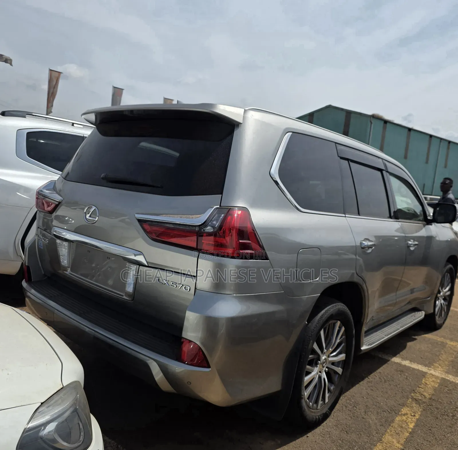 Lexus LX 570 AWD 2017 Beige