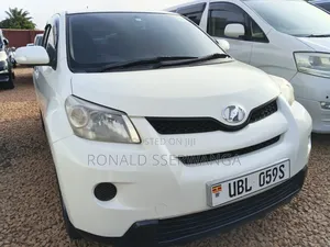 Toyota IST 2008 White