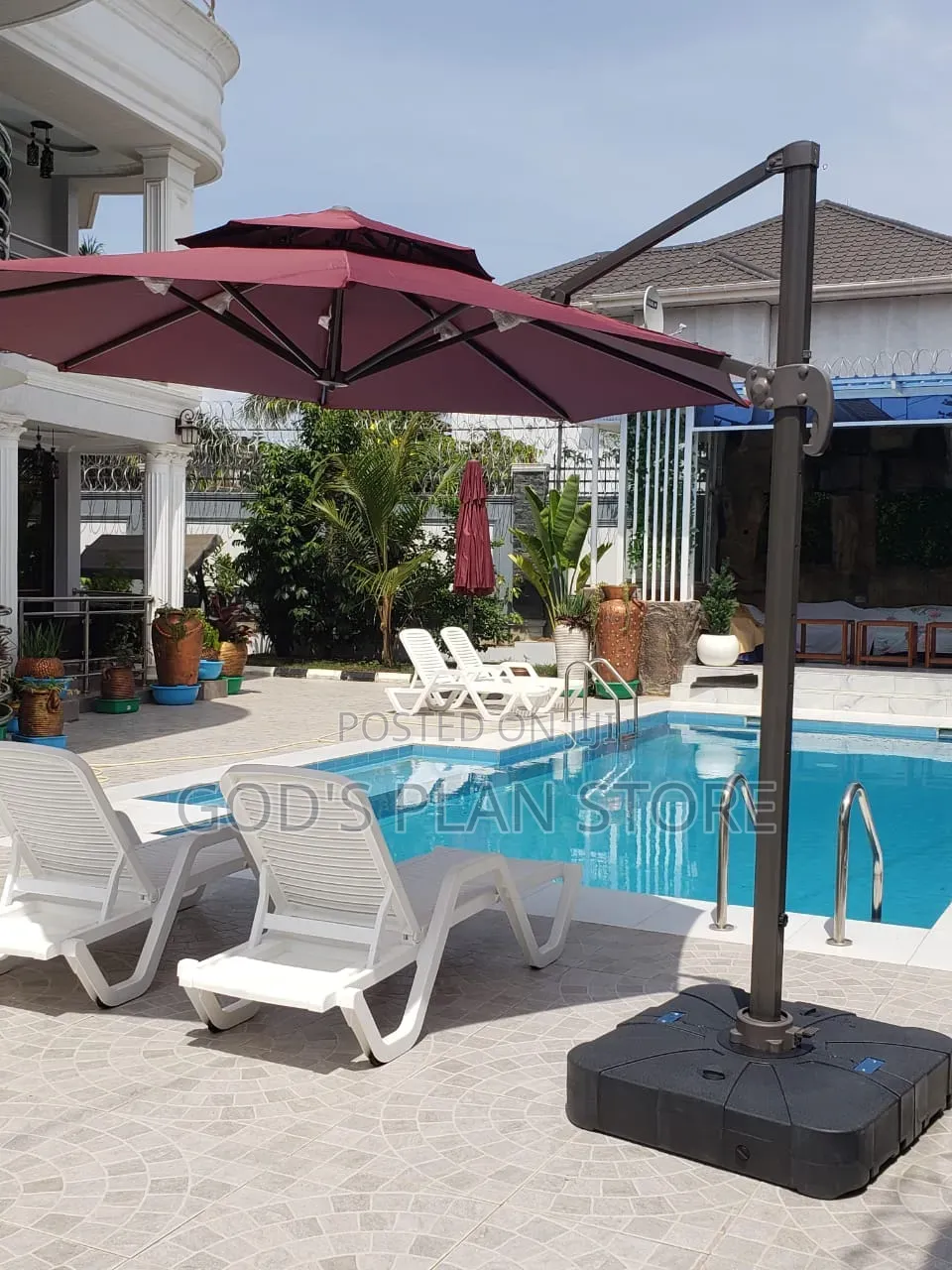 Steel Pole Offset Hanging Outdoor Garden Umbrellas