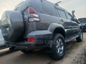 Toyota Land Cruiser Prado 2006 Gray