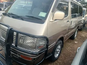 Toyota HiAce 2000 Silver
