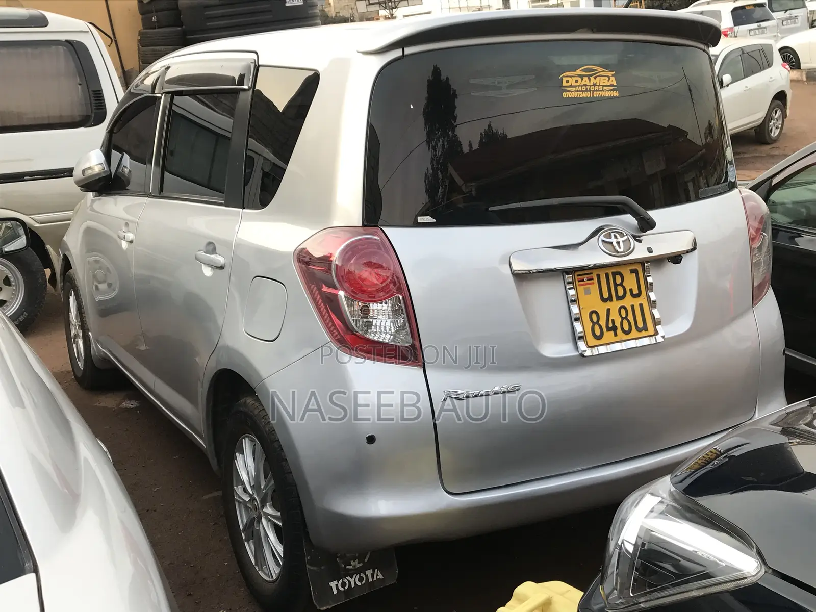 Toyota Ractis 2008 Silver