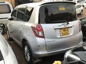 Toyota Ractis 2008 Silver