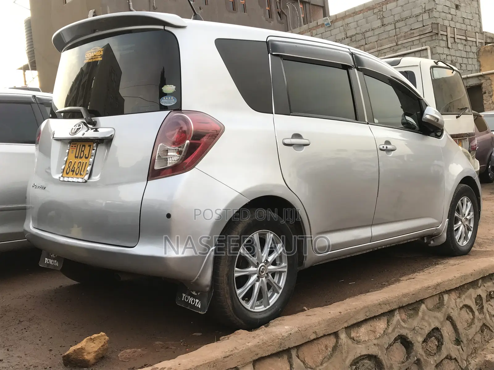 Toyota Ractis 2008 Silver