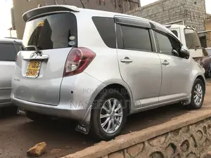Toyota Ractis 2008 Silver