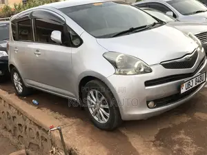 Toyota Ractis 2008 Silver