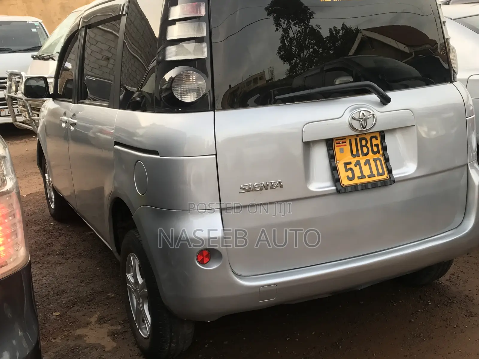 Toyota Sienta 2008 Silver