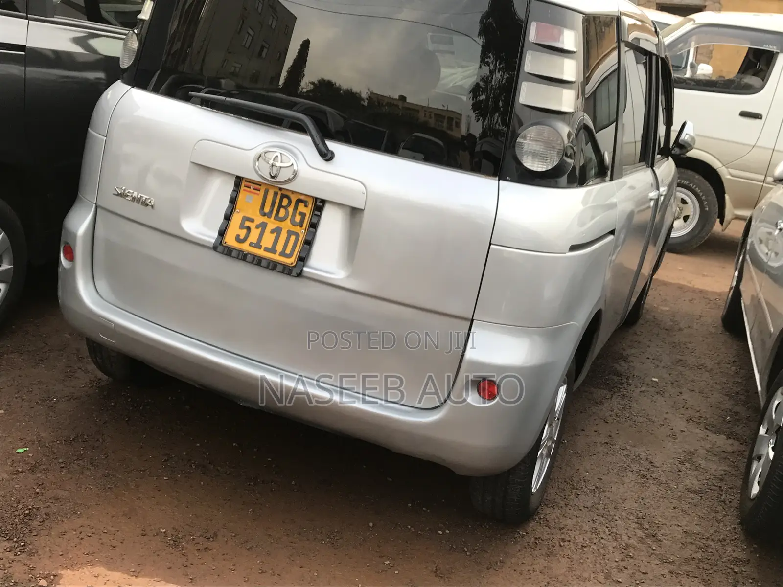 Toyota Sienta 2008 Silver