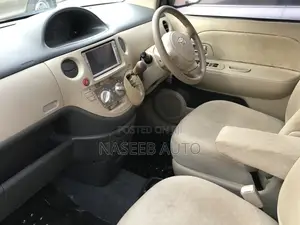 Toyota Sienta 2008 Silver