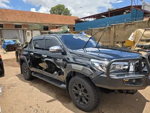 Toyota Hilux Revo Double Cab Deisel 2.8 RWD 2017 Black