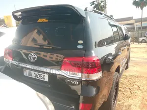 Toyota Land Cruiser 2010 Black