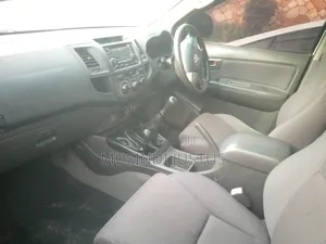 Toyota Hilux 2014 White