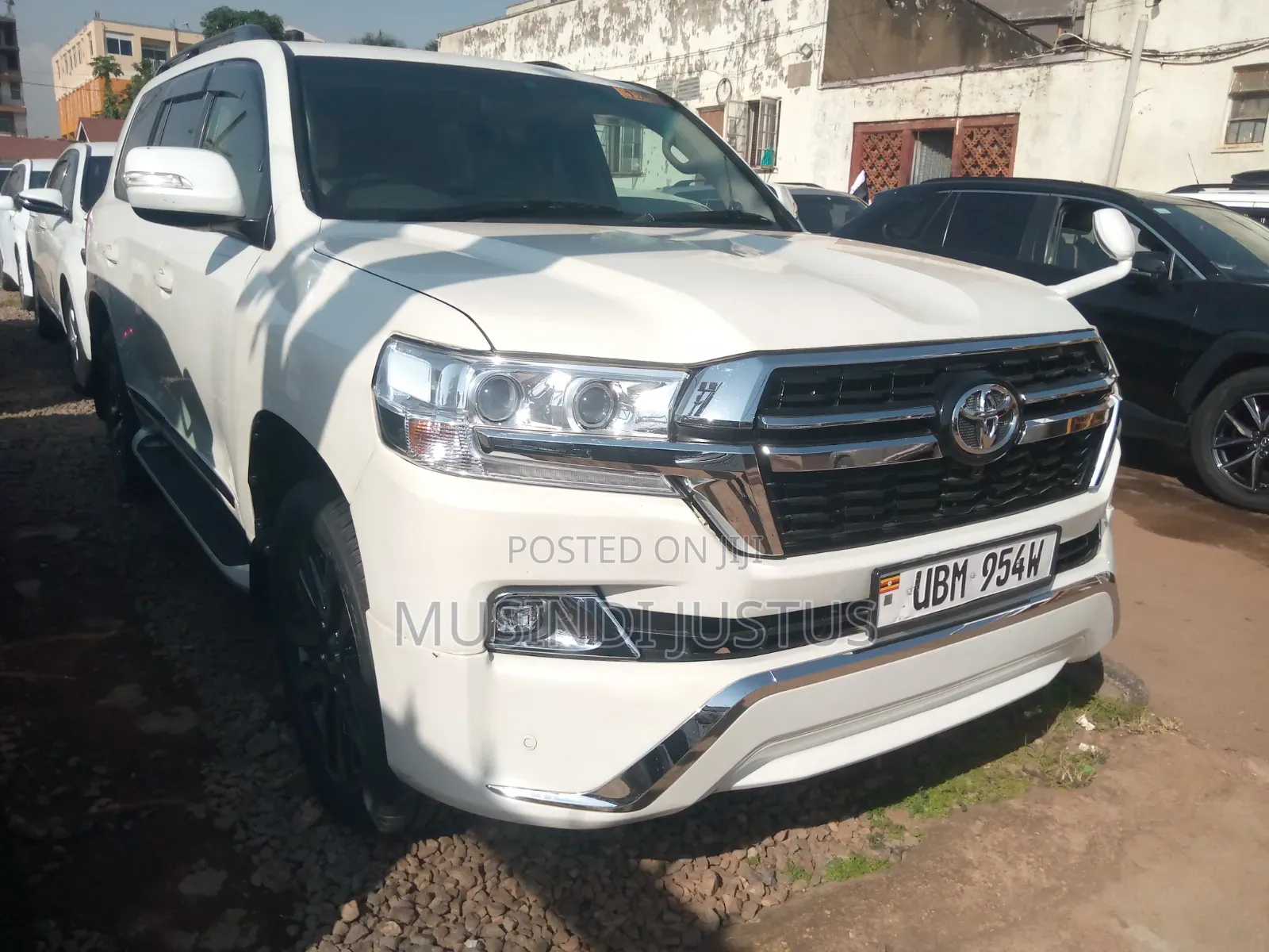 Toyota Land Cruiser 2010 White