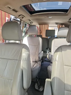 Toyota Noah 2011 Silver