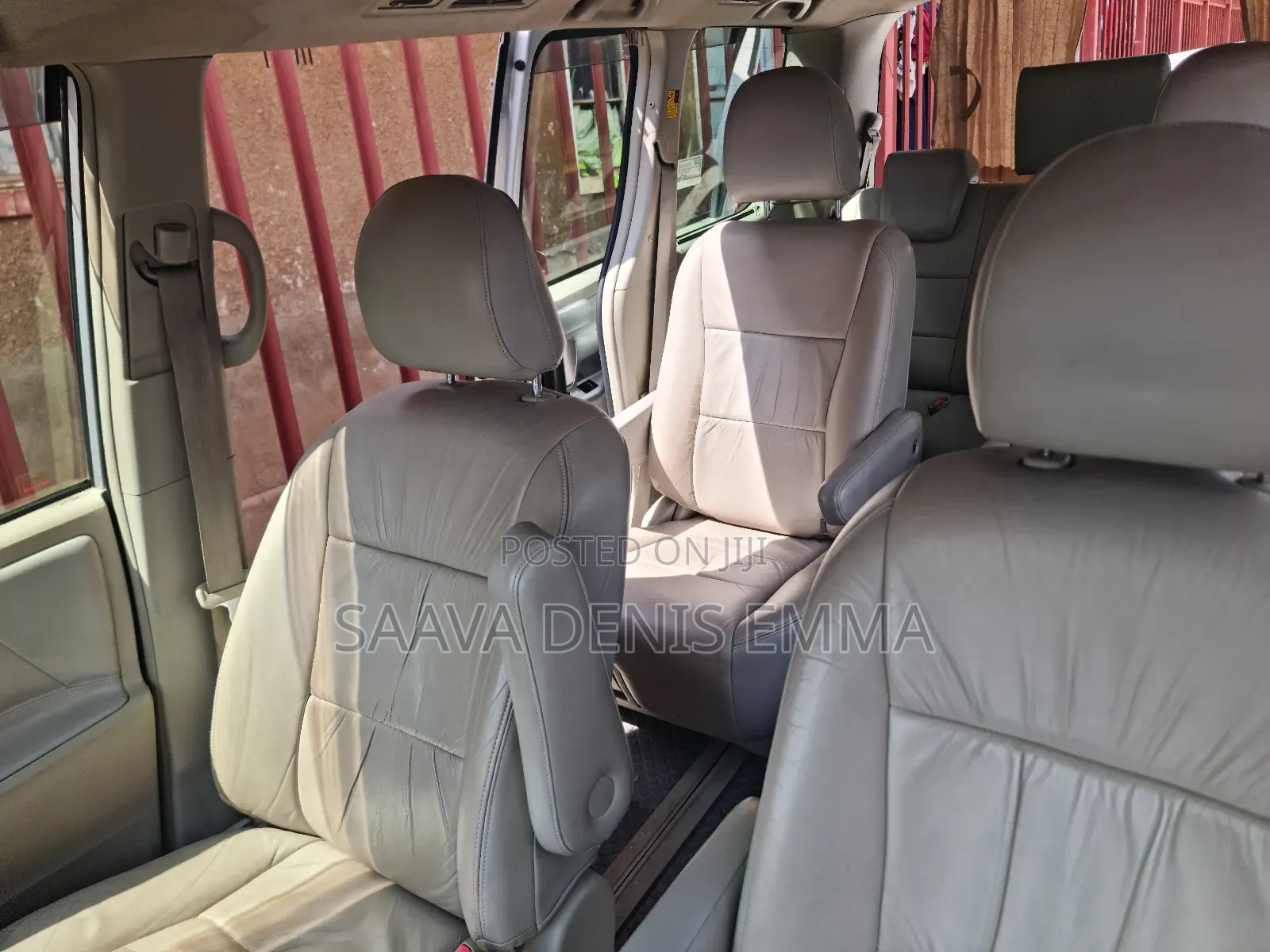Toyota Noah 2011 Silver