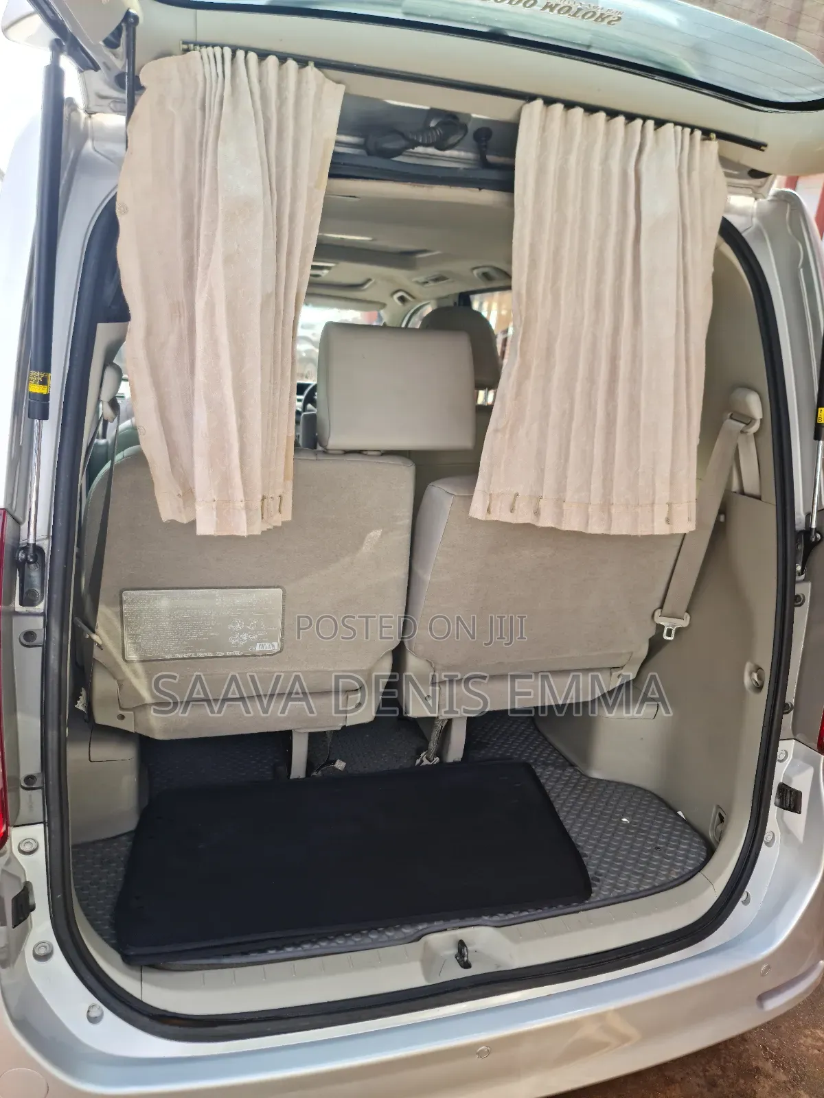 Toyota Noah 2011 Silver