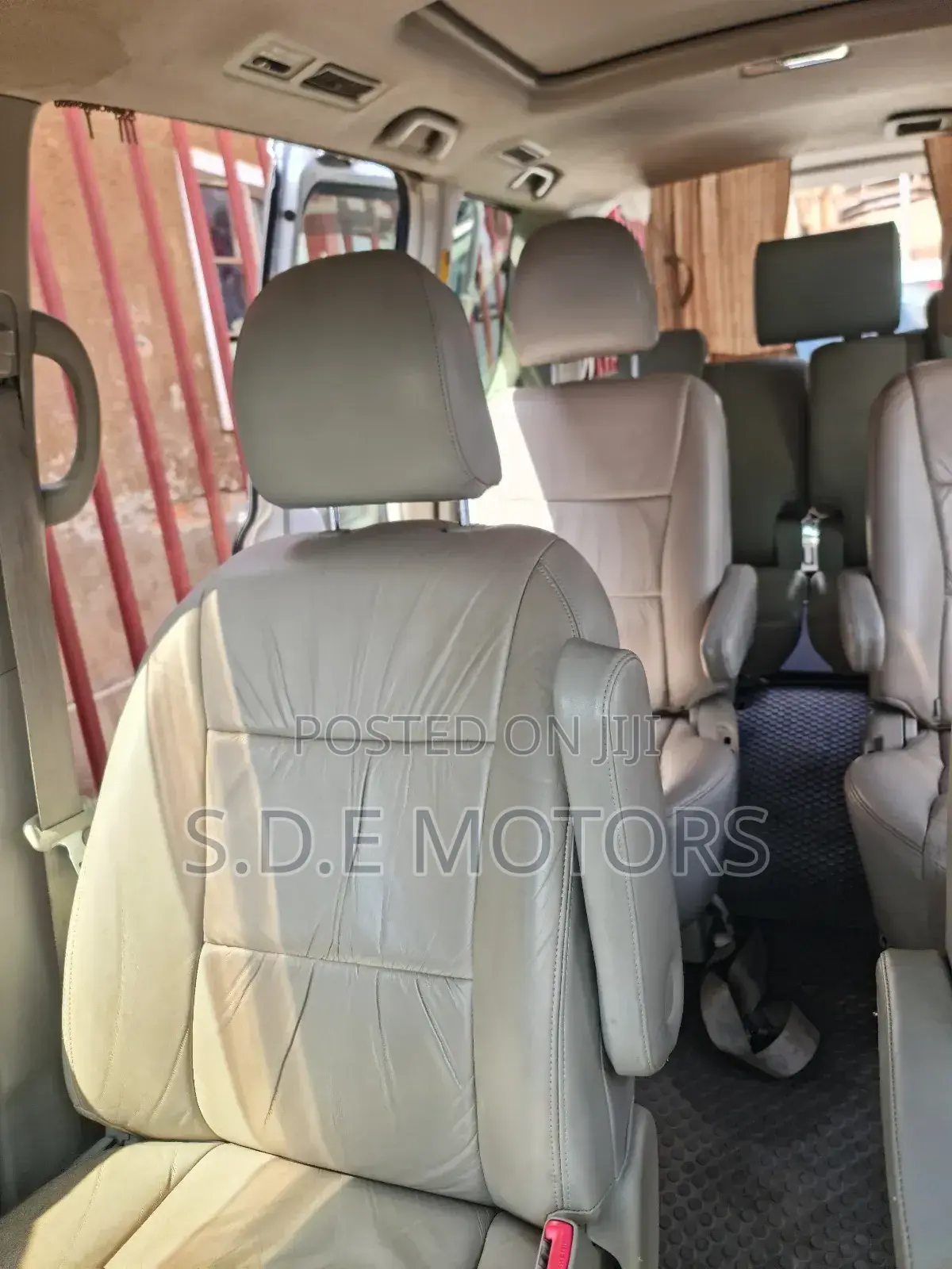 Toyota Noah 2011 Silver