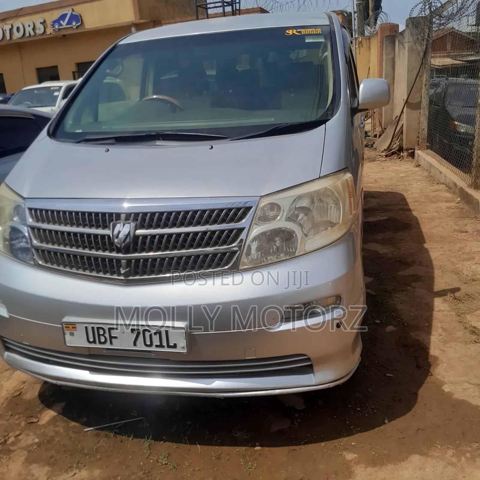 Toyota Alphard 2011 Silver