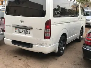 Toyota HiAce 2010 White